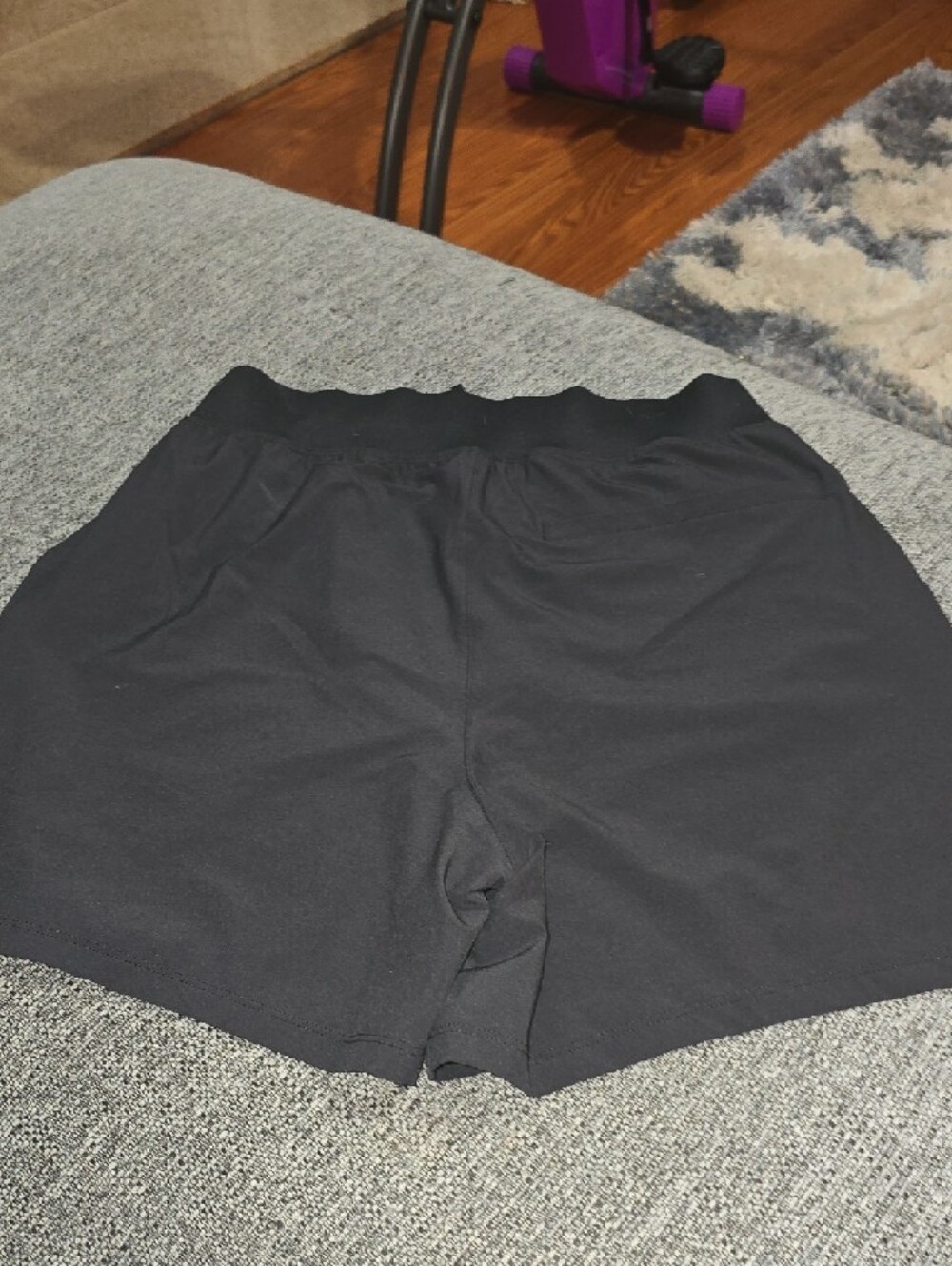 ALO Yoga Black Men’s Athletic Shorts with Reflective Logo - Picture 3 of 3